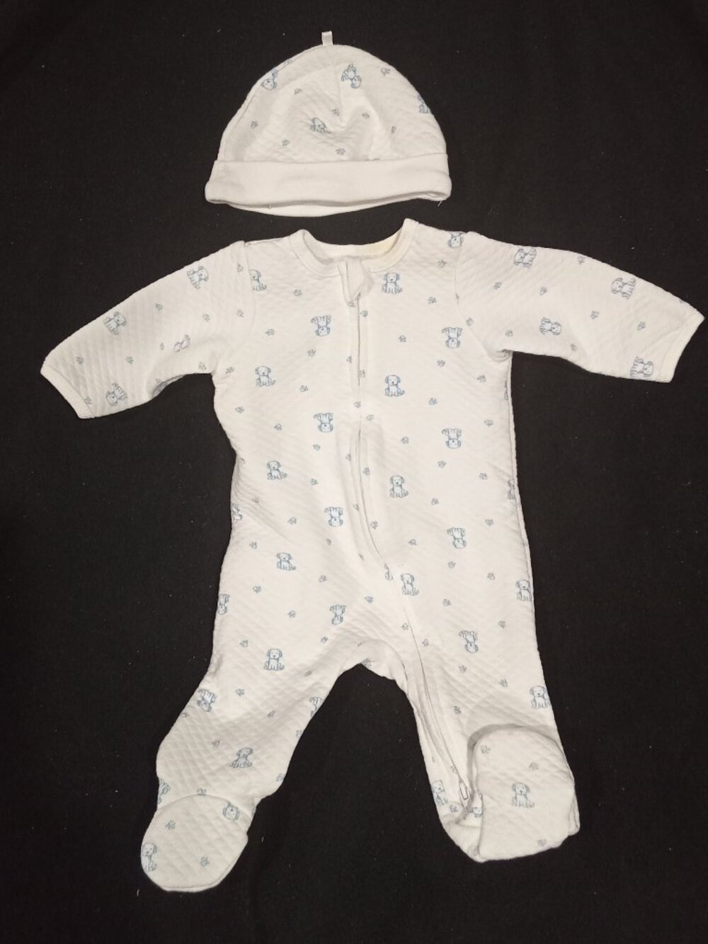 set: 3M baby hat and footed onesie
